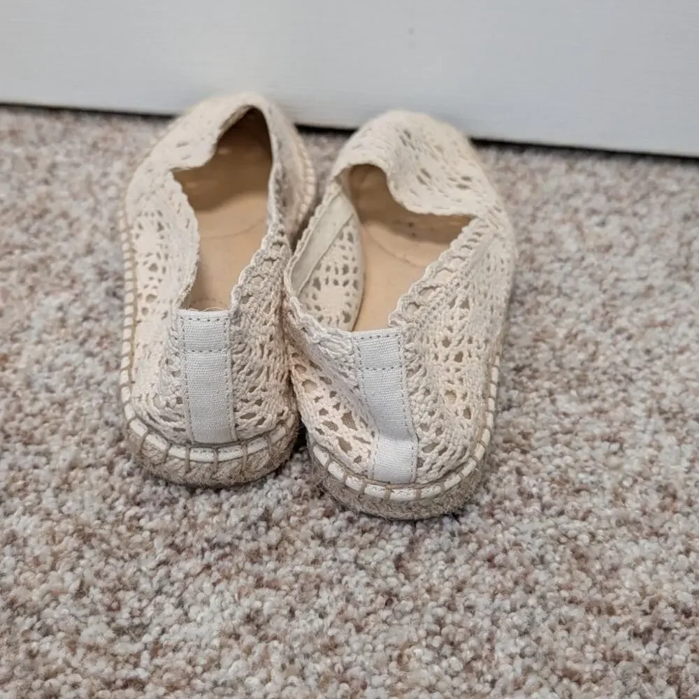 TALBOTS Izzy Espadrille Flats Shoes White Floral Honeycomb Crochet Slip On 6.5M